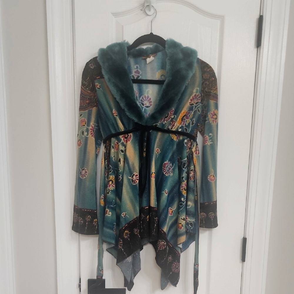 Artistic Blue and Black Cardigan with Flowing Design